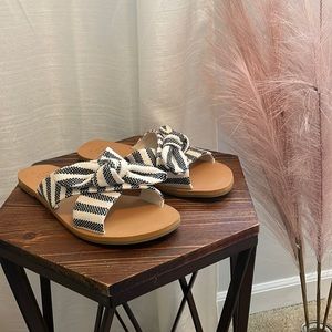 Woven Bow Sandals